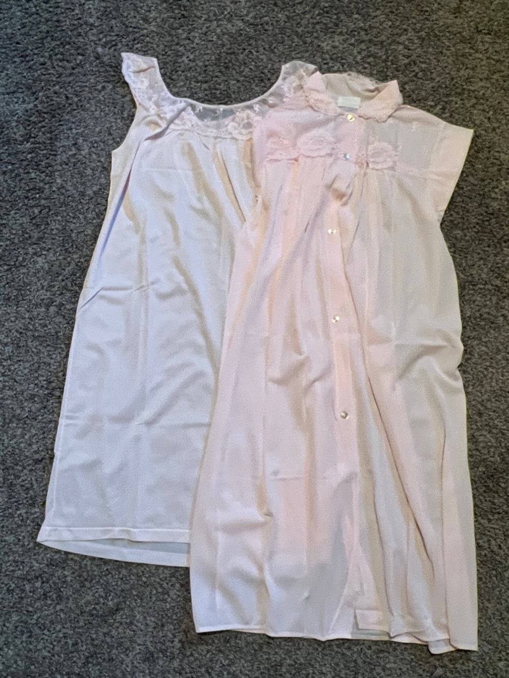 Vintage set- night gown and robe in light pink
